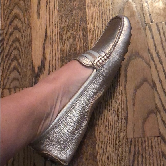 NWOT Bernardo size 9.5 metallic leather loafers - Picture 2 of 7